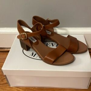 NEW size 5 Steve Madden Tan Shoes